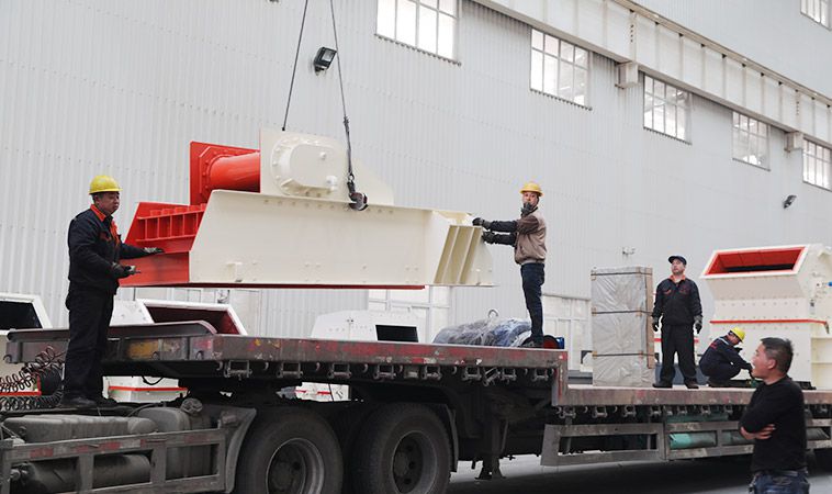 Vibrating feeder.jpg Vibrating feeder.jpg